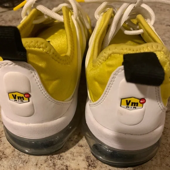 Nike Yellow and White Women's Sneakers - Picture 2 of 14